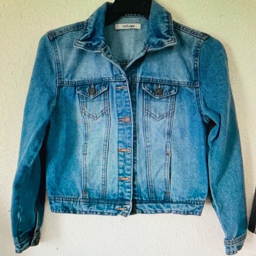 refuge Blue Denim Jean Jacket - Women's Classic Trucker